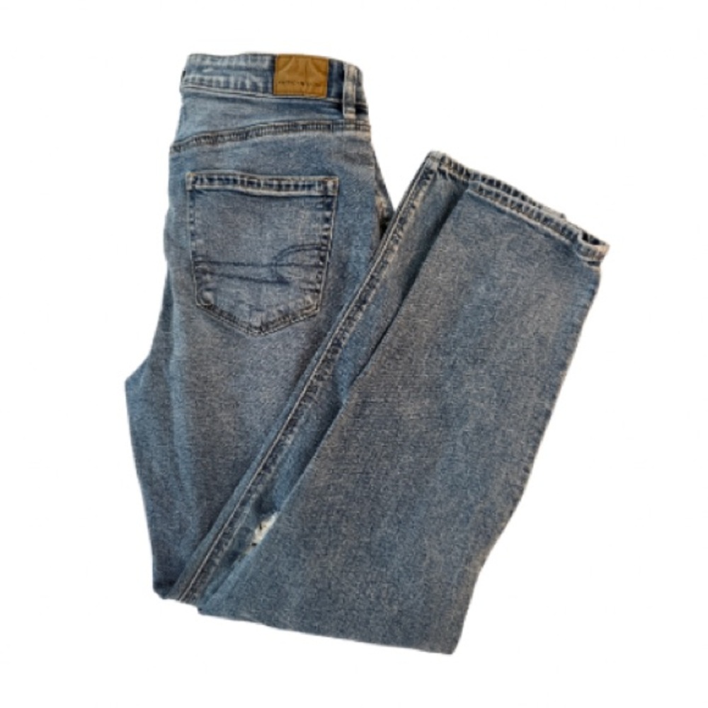 American Eagle “Mom Jean” - Size 6 Regular Light Wash Distressed